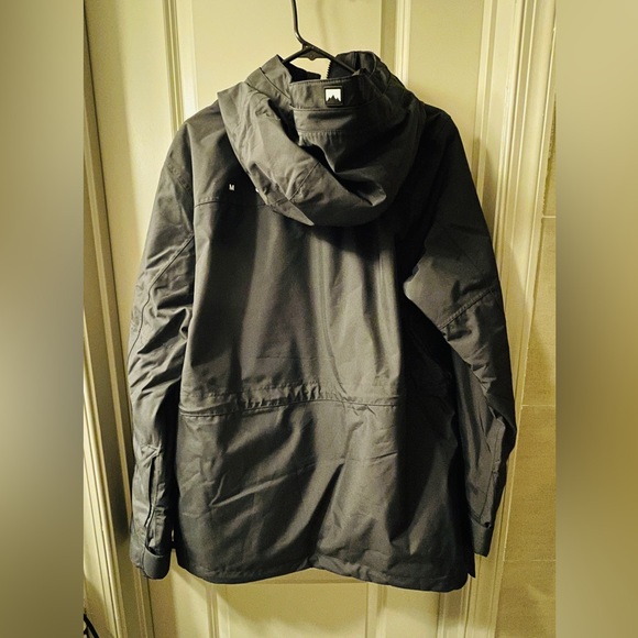 Montec Fawk snowboard ski jacket - Picture 6 of 11